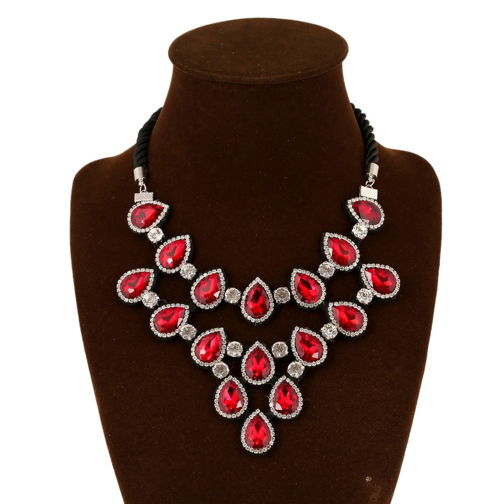Beautiful Cluster Shape Red Gems Crystal Zircon Statement Deco Necklace ...